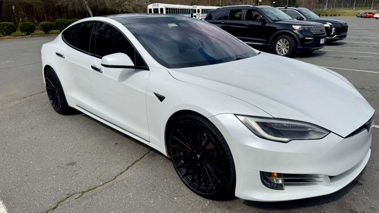 Tesla Model S 2017 in 