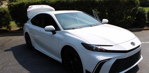 Toyota Camry Hybrid 2025
