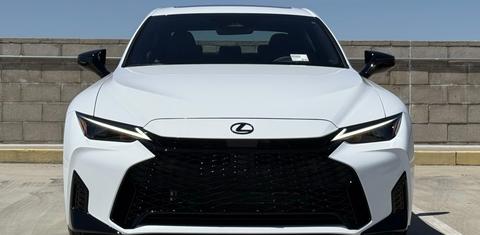 Lexus IS 2026