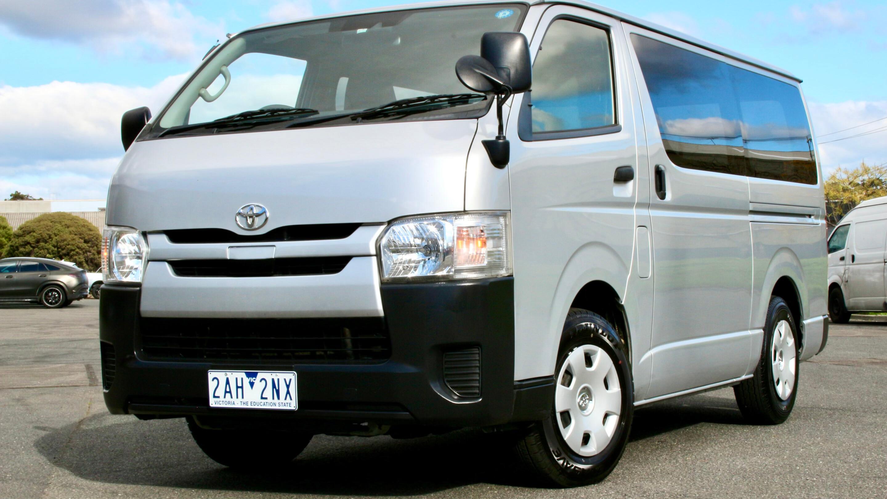 Toyota HIACE 2017 in 