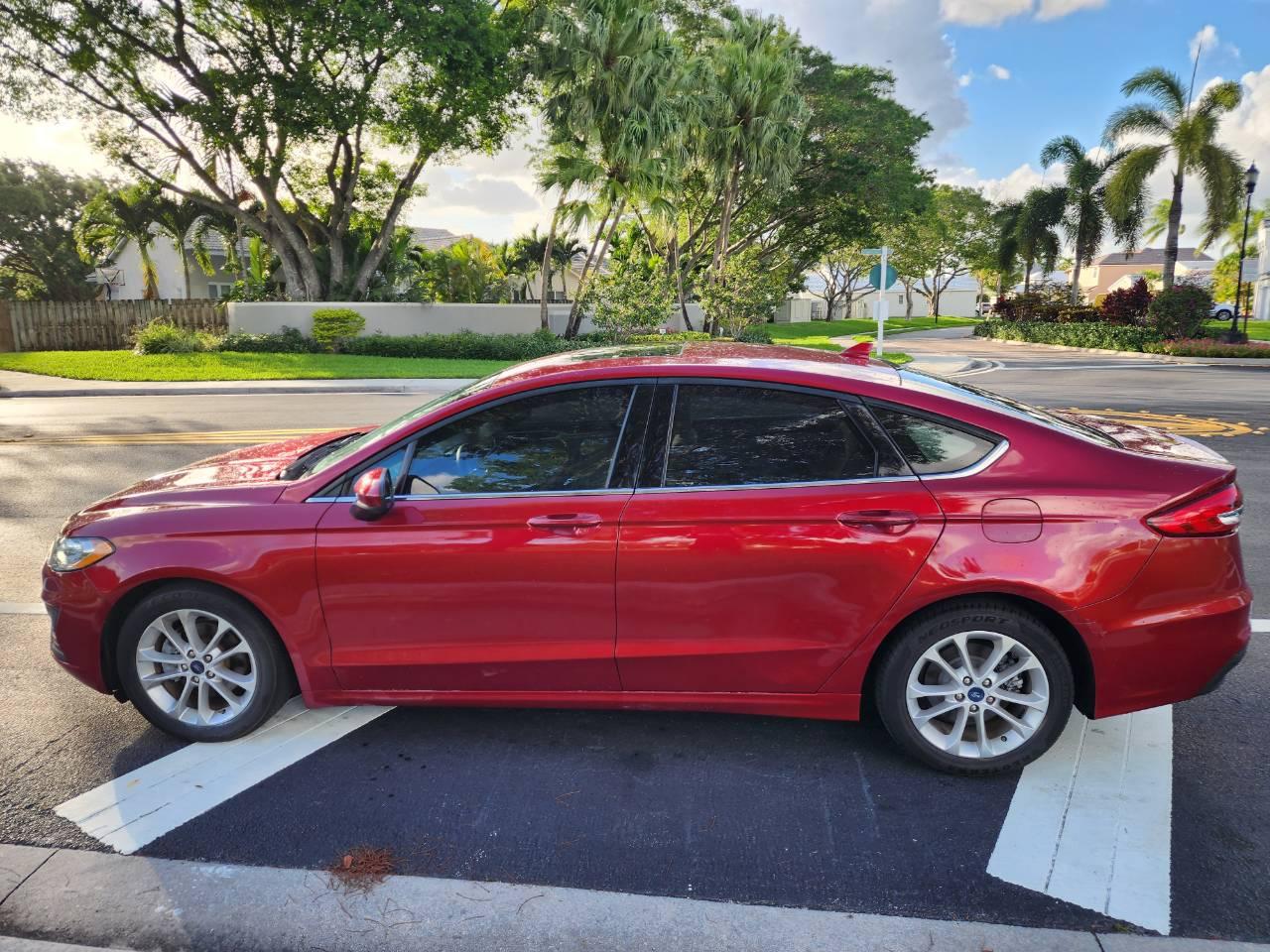 Ford Fusion Hybrid 2020 in 