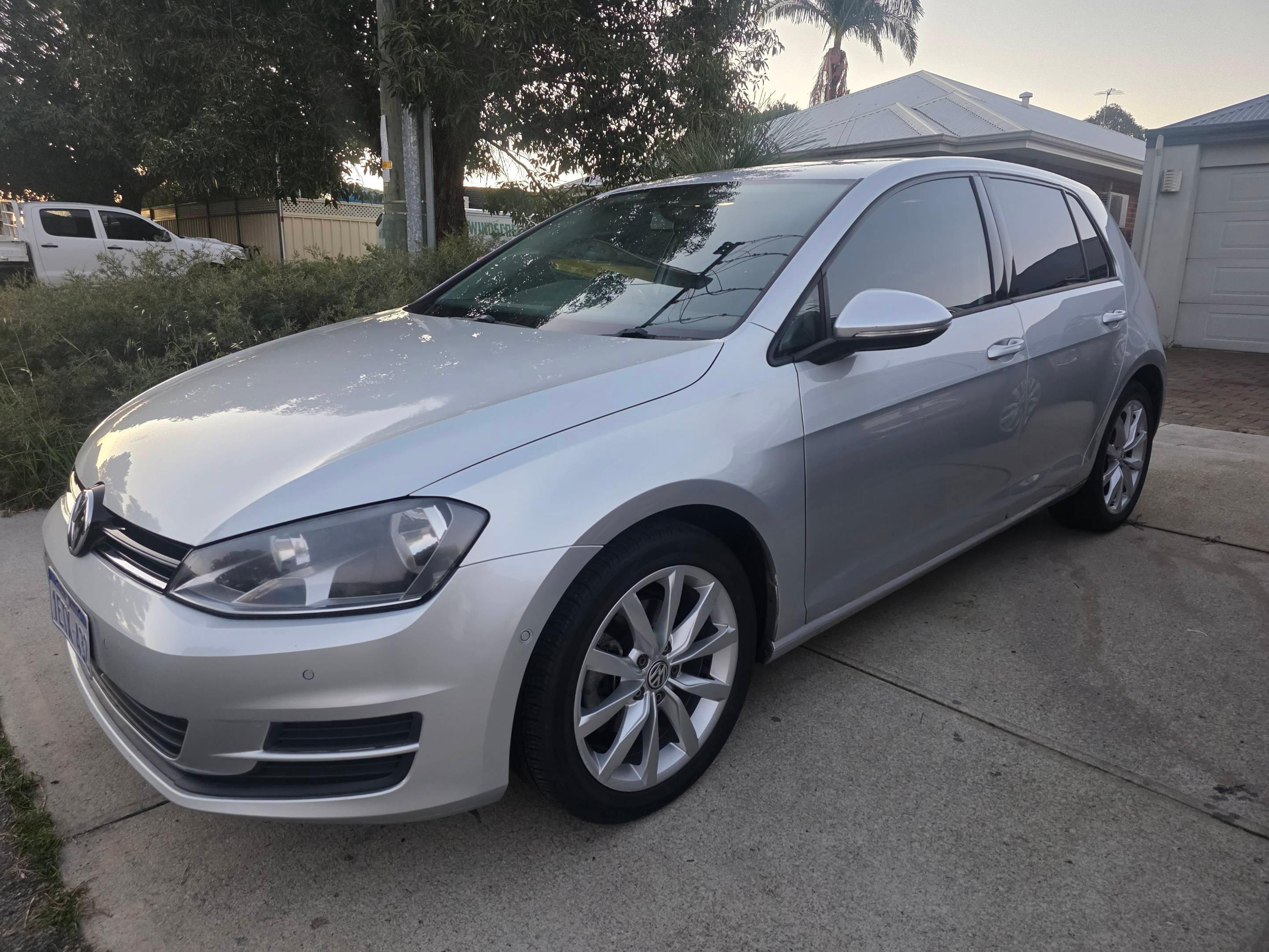 Volkswagen GOLF 2015 in Morley