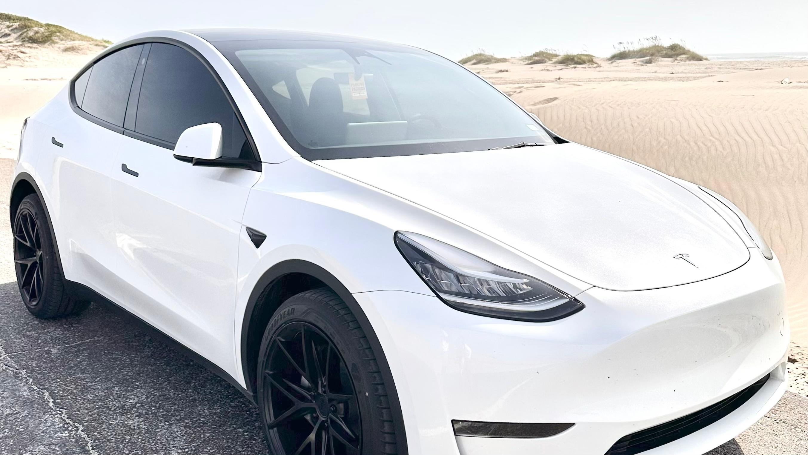 Tesla Model Y 2023 in Mercedes, TX
