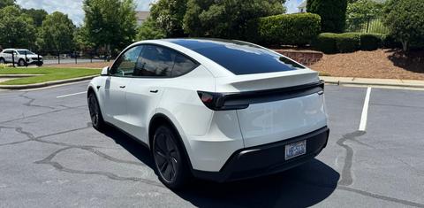 Tesla Model Y 2026