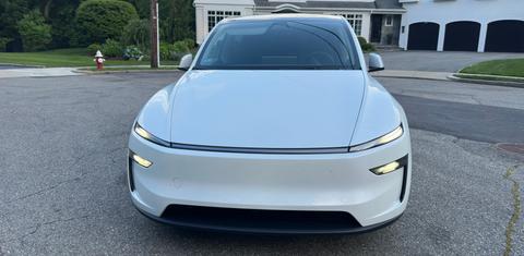 Tesla Model Y 2026