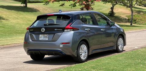 Nissan LEAF 2025