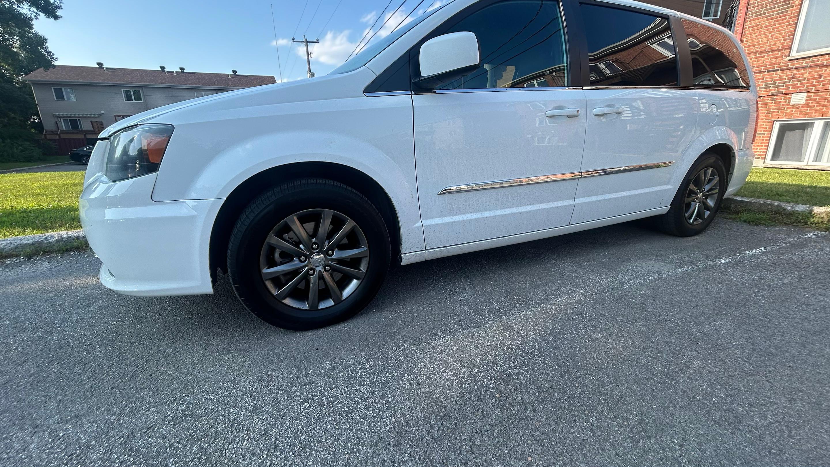 Chrysler Town & Country 2015 à 