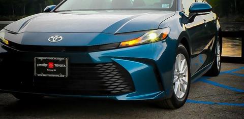 Toyota Camry Hybrid 2025