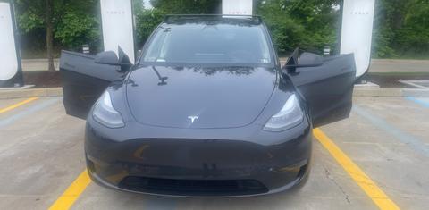 Tesla Model Y 2025
