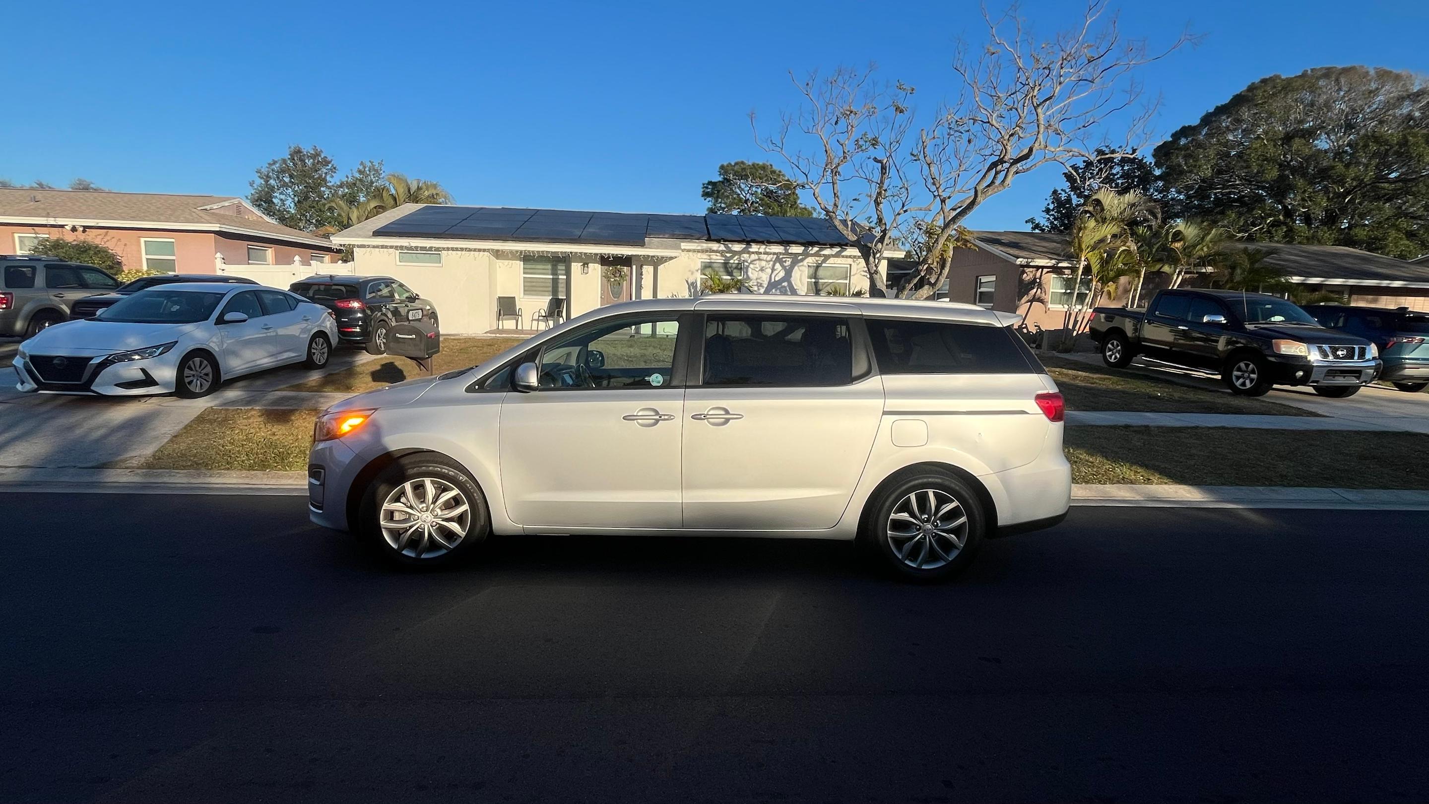 Kia Sedona 2021 in Pinellas Park, FL