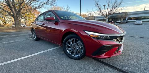Hyundai Elantra 2024