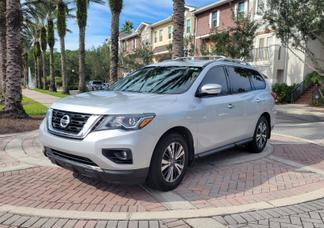 Nissan Pathfinder car