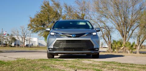 Toyota Sienna 2025