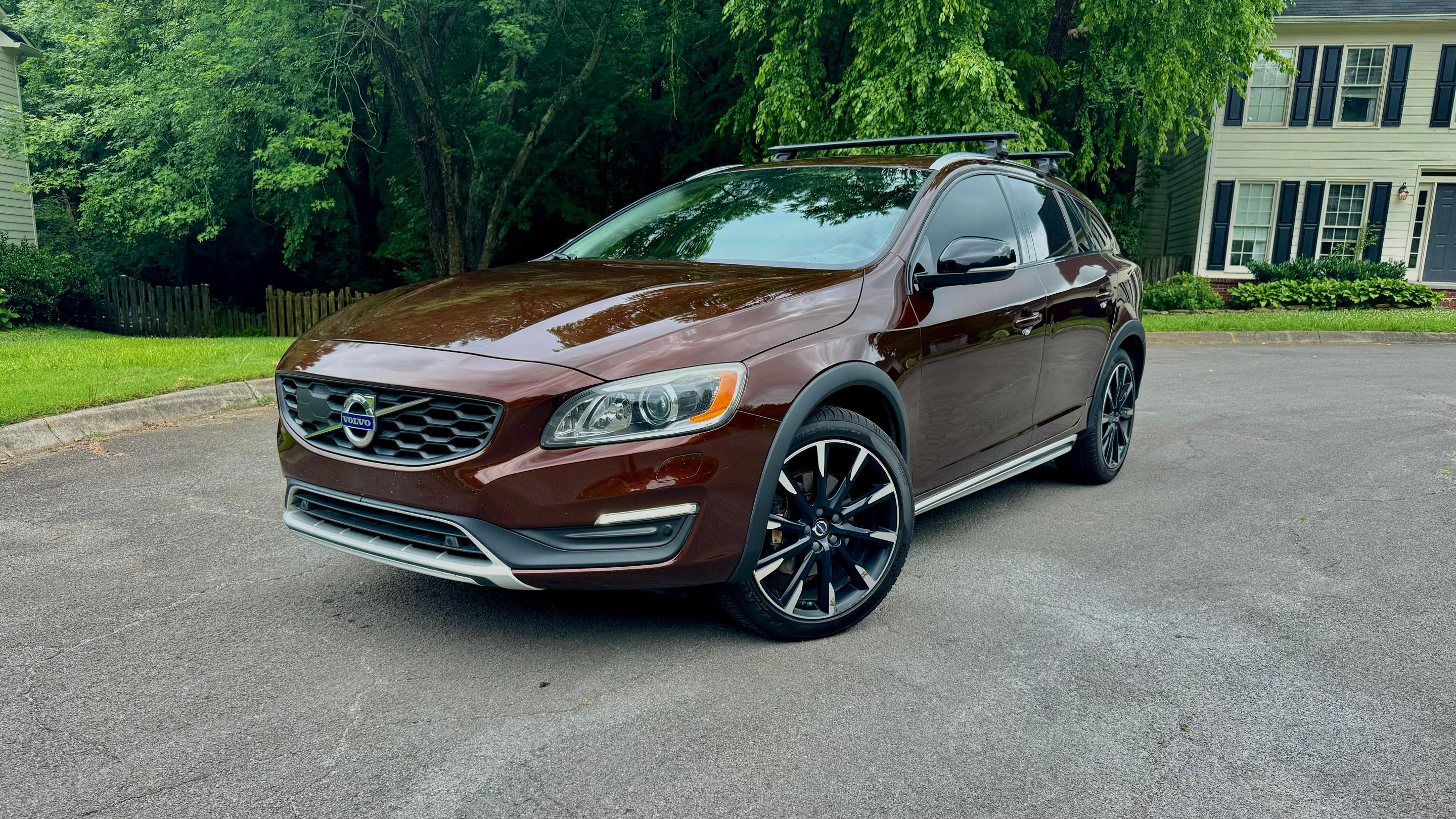 Volvo V60 Cross Country 2018 in Knoxville, TN