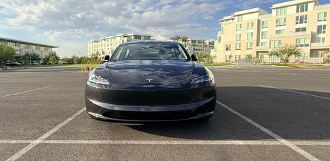 Tesla Model 3 2024