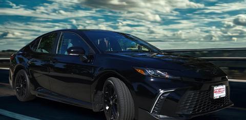 Toyota Camry Hybrid 2025