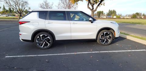Mitsubishi Outlander 2023