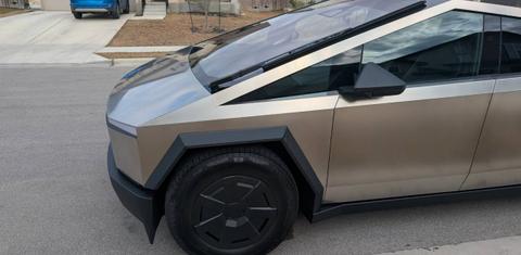 Tesla Cybertruck 2026