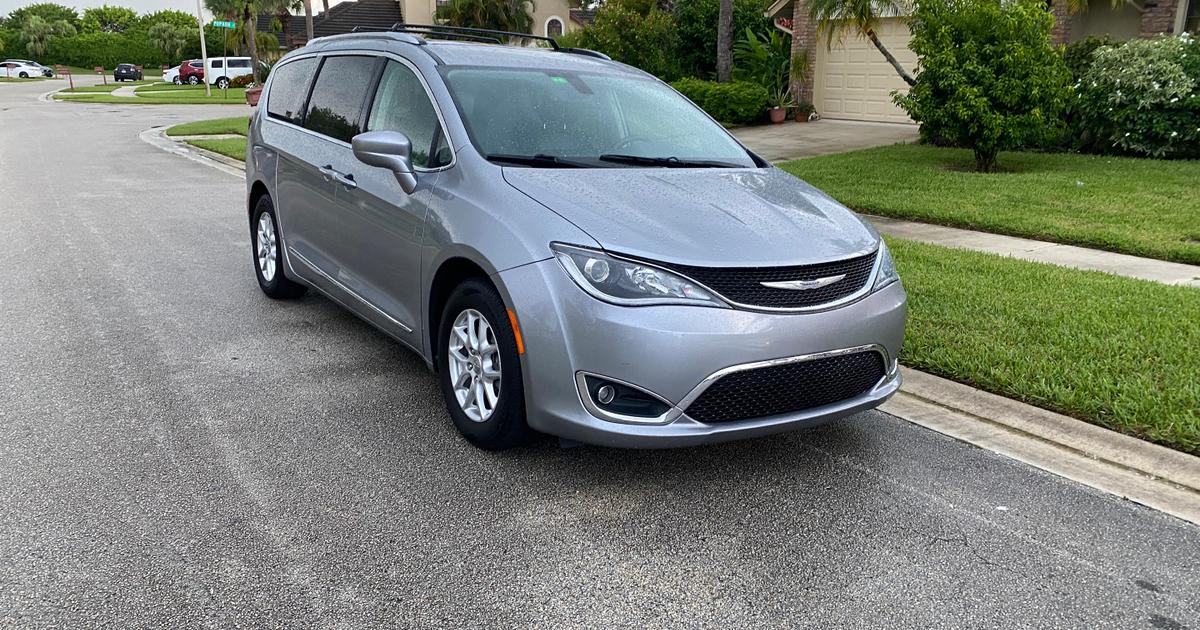 Chrysler Pacifica 2020 rental in Boynton Beach, FL by Solace Luxury Car