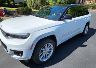 Jeep Grand Cherokee L car