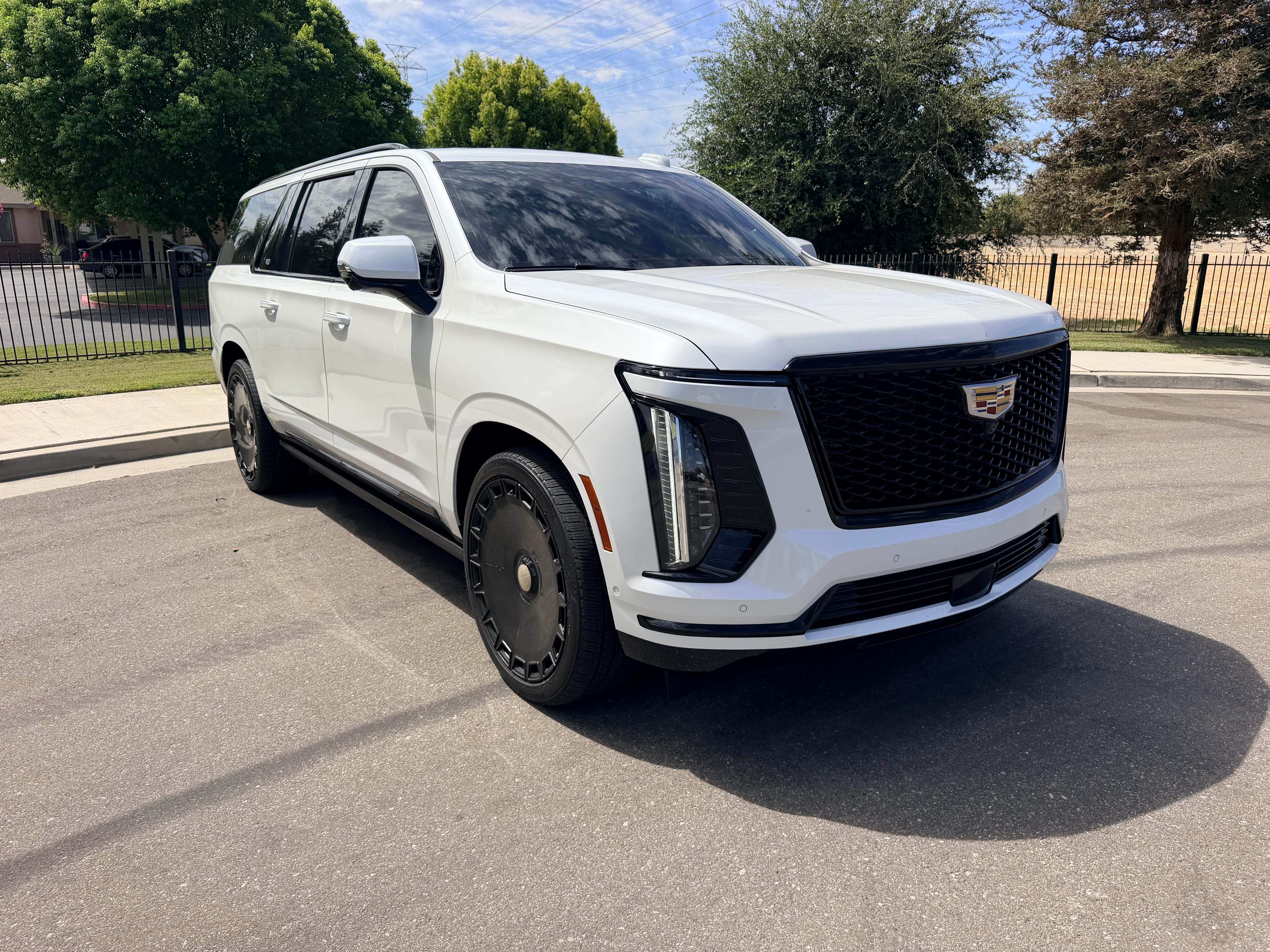 Cadillac Escalade ESV 2025 in Bakersfield, CA