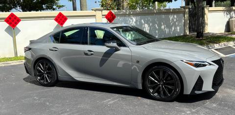 Lexus IS 2024