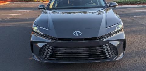 Toyota Camry Hybrid 2025