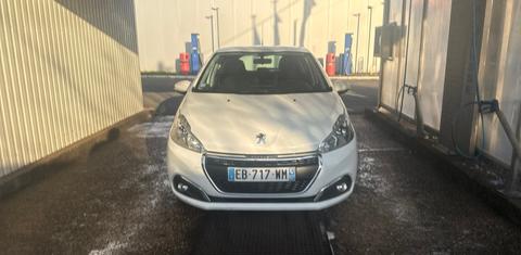 Peugeot 208 2016