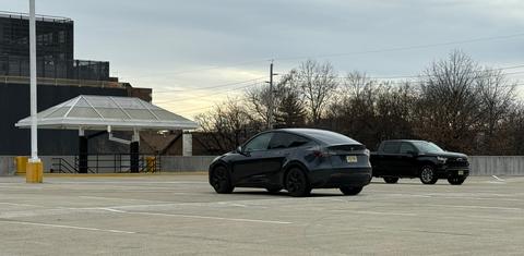 Tesla Model Y 2025