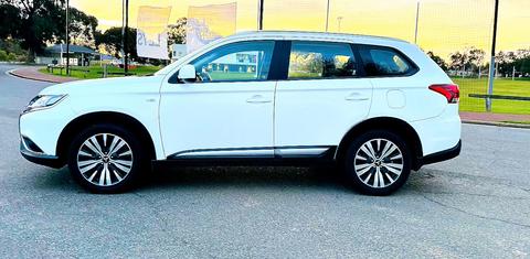 Mitsubishi OUTLANDER 2018