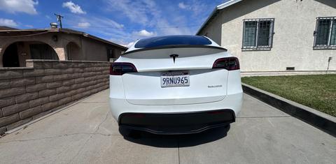 Tesla Model Y 2025