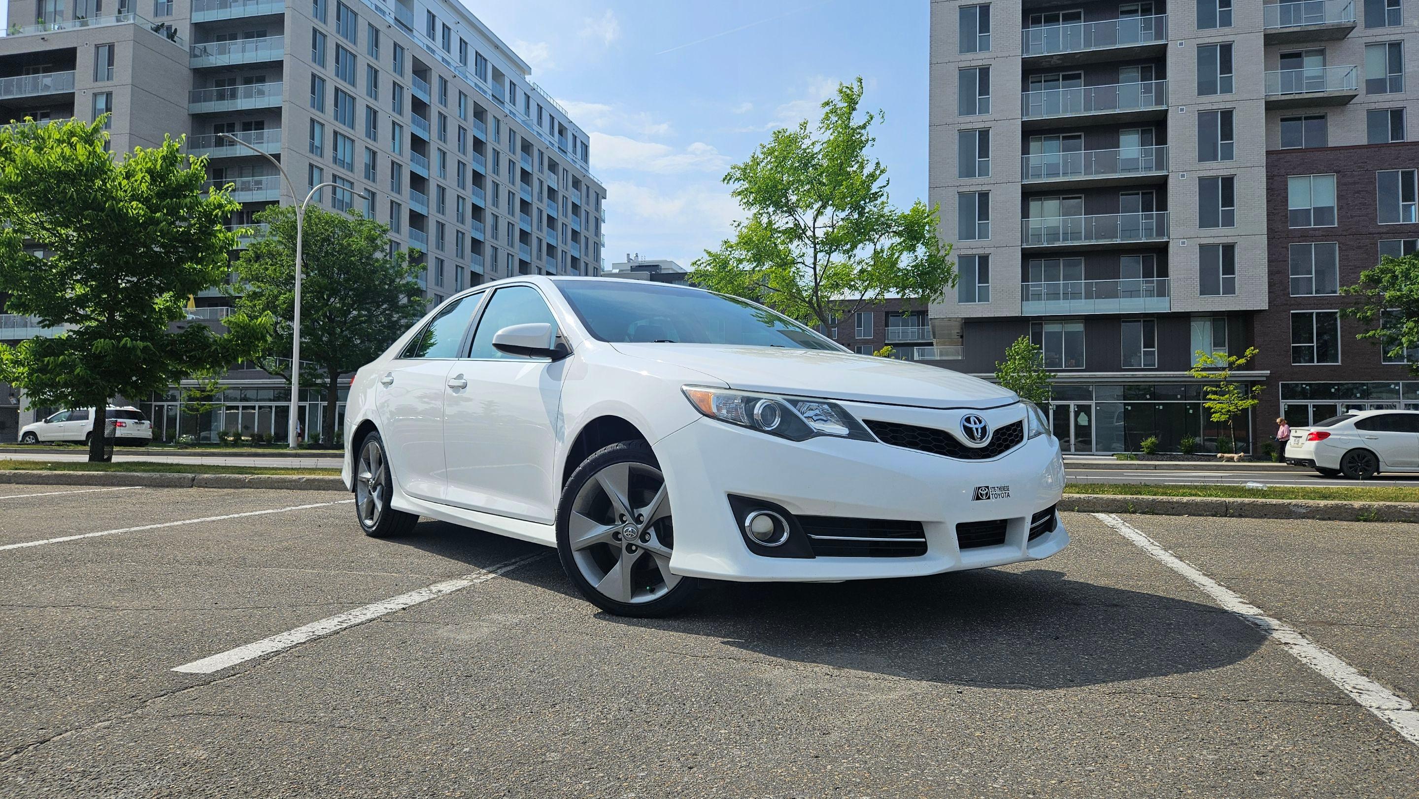 Toyota Camry 2014 à 