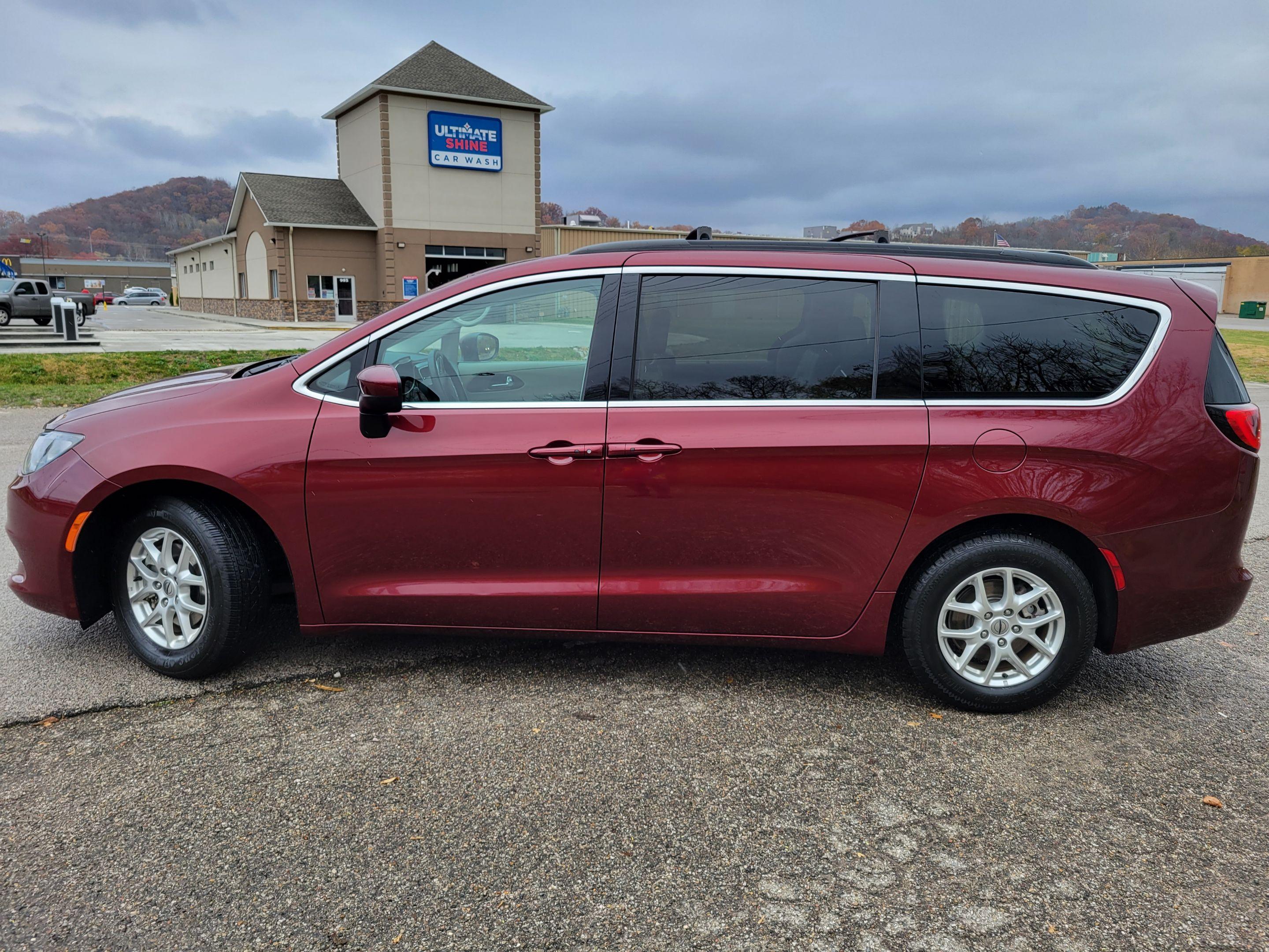 Chrysler Voyager 2021 in Dunbar, WV