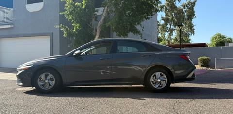 Hyundai Elantra 2024