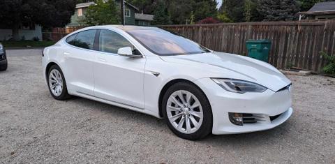 Tesla Model S 2016