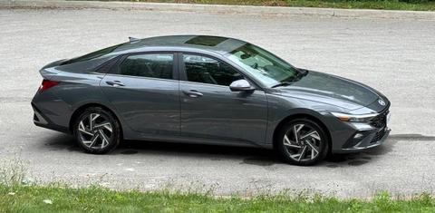 Hyundai Elantra Hybrid 2025