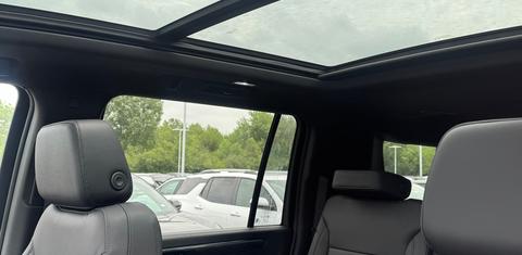 Chevrolet Suburban 2025