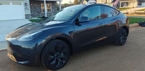 Tesla Model Y 2025