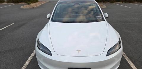 Tesla MODEL 3 2024