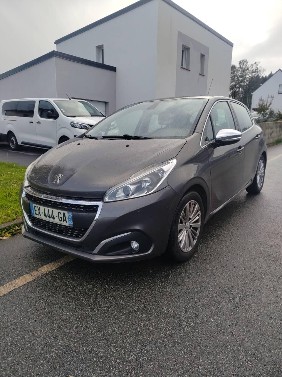 Peugeot 208 2018 à Baud