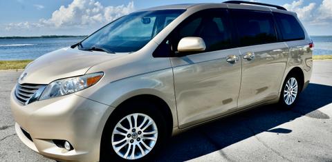 Toyota Sienna 2011