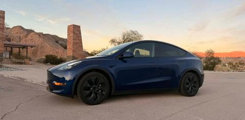 Tesla Model Y 2024