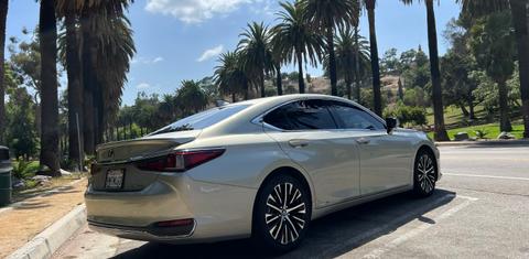Lexus ES 2019