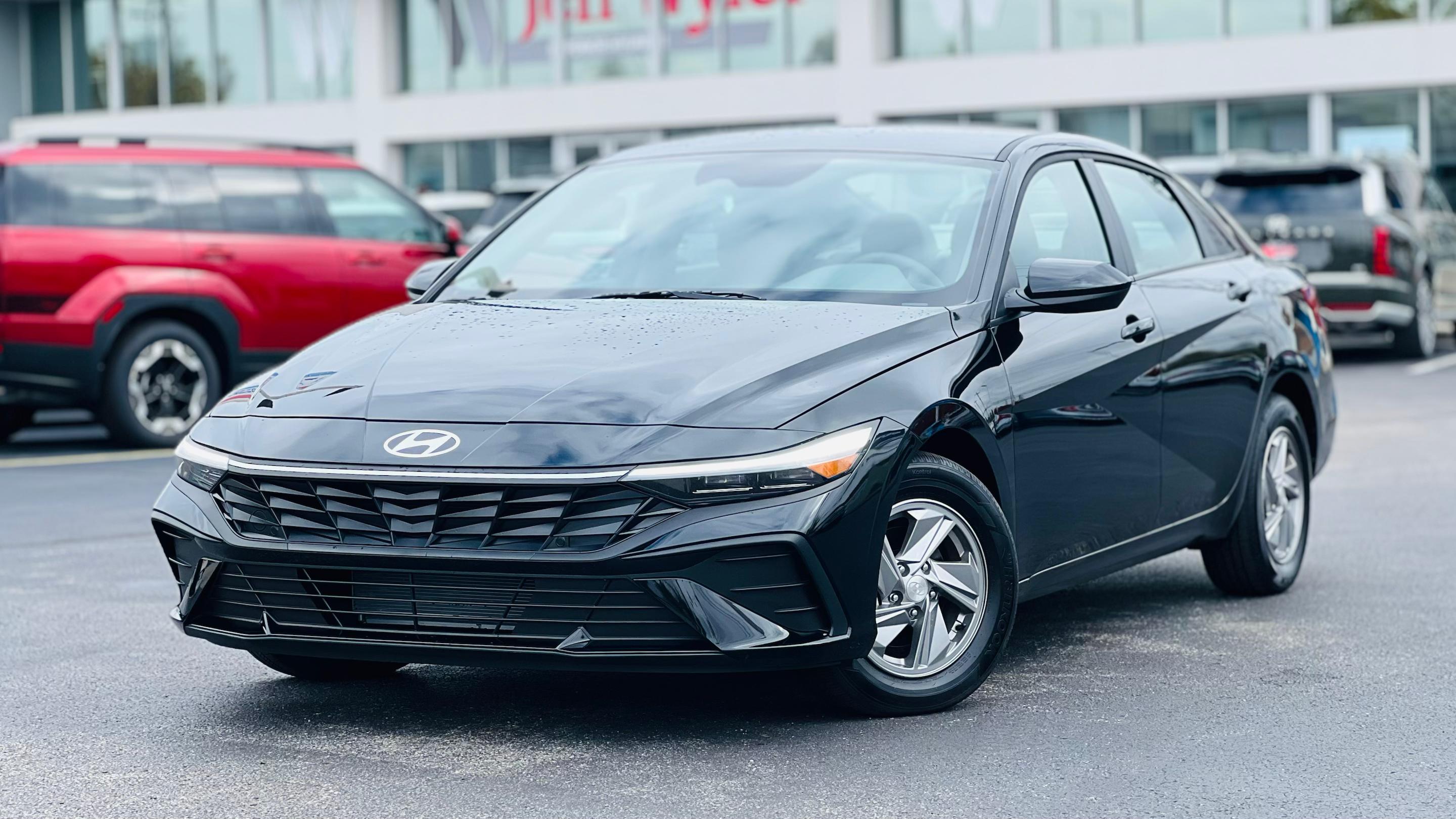 Hyundai Elantra 2025 in Mason, OH