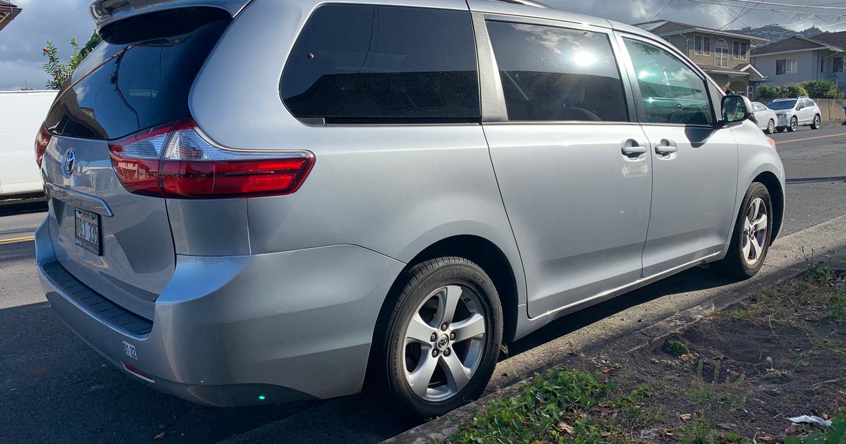 Toyota Sienna 2015 rental in Honolulu, HI by Xinxiu N. Turo