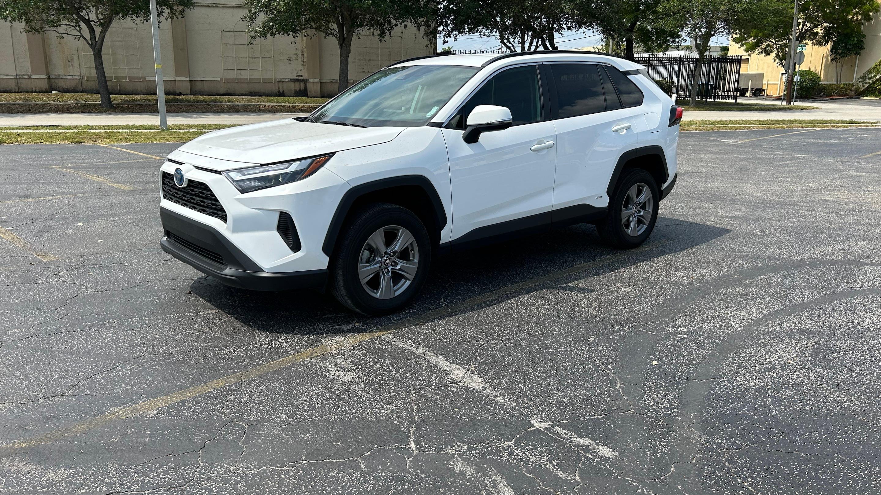 Toyota RAV4 Hybrid 2022 in 