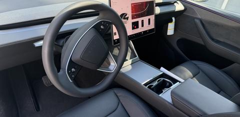 Tesla Model Y 2026