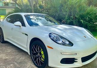 Porsche Panamera car