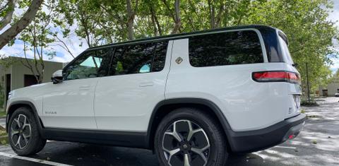 Rivian R1S 2024