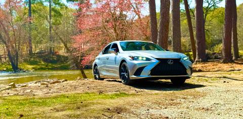 Lexus ES 2022
